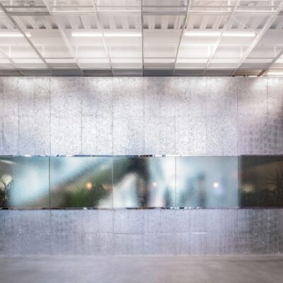 隱入塵世的靜謐：紐約 New Museum 內的銀色時光
